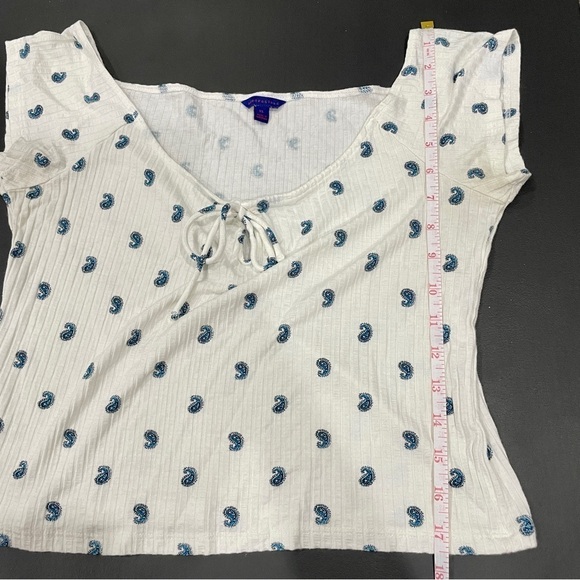 Aeropostale Paisley Short Sleeve Crop Top - Picture 9 of 9